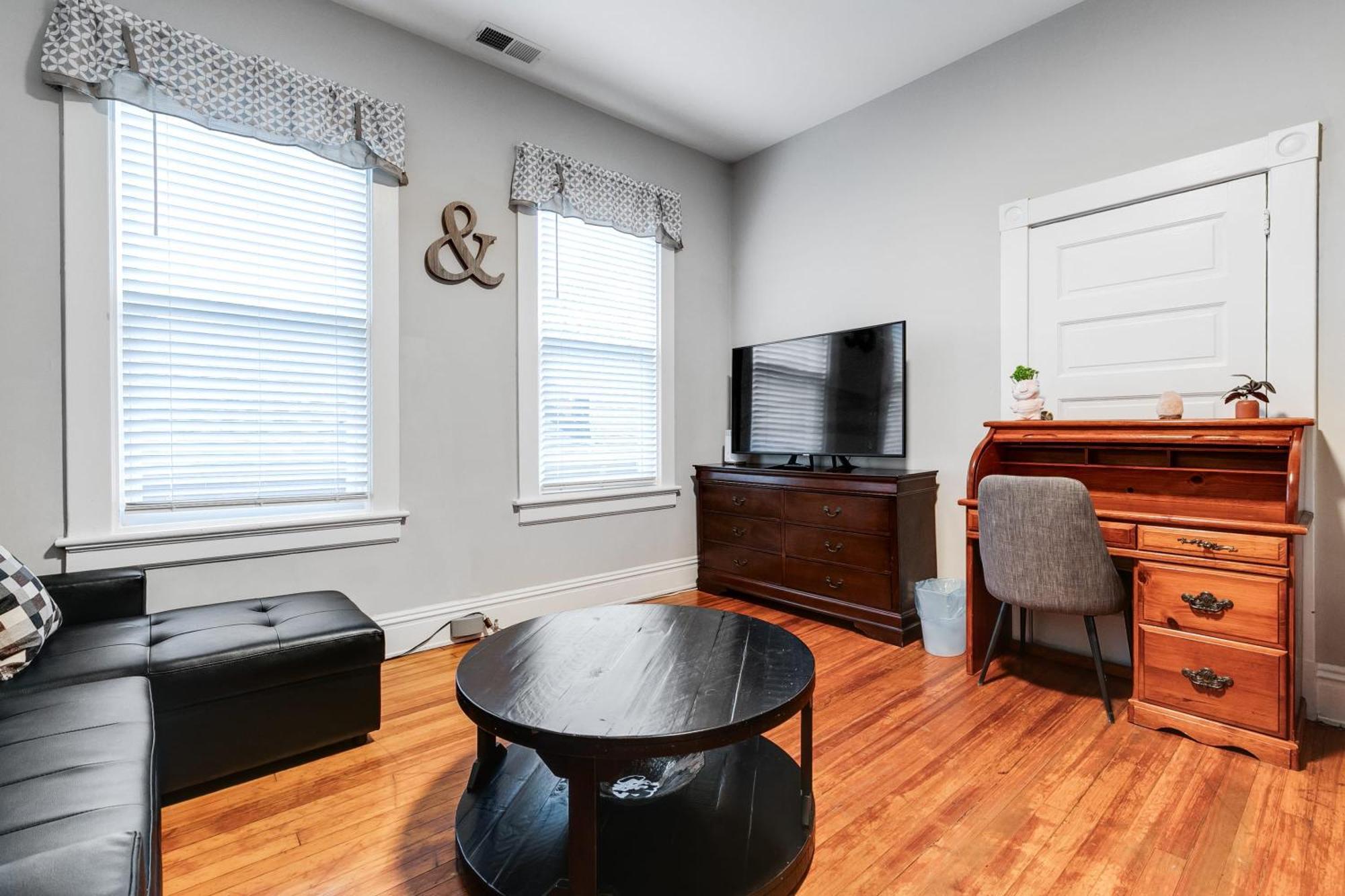 E2 Centrally Located In Carytown Fully Fenced Richmond Ngoại thất bức ảnh