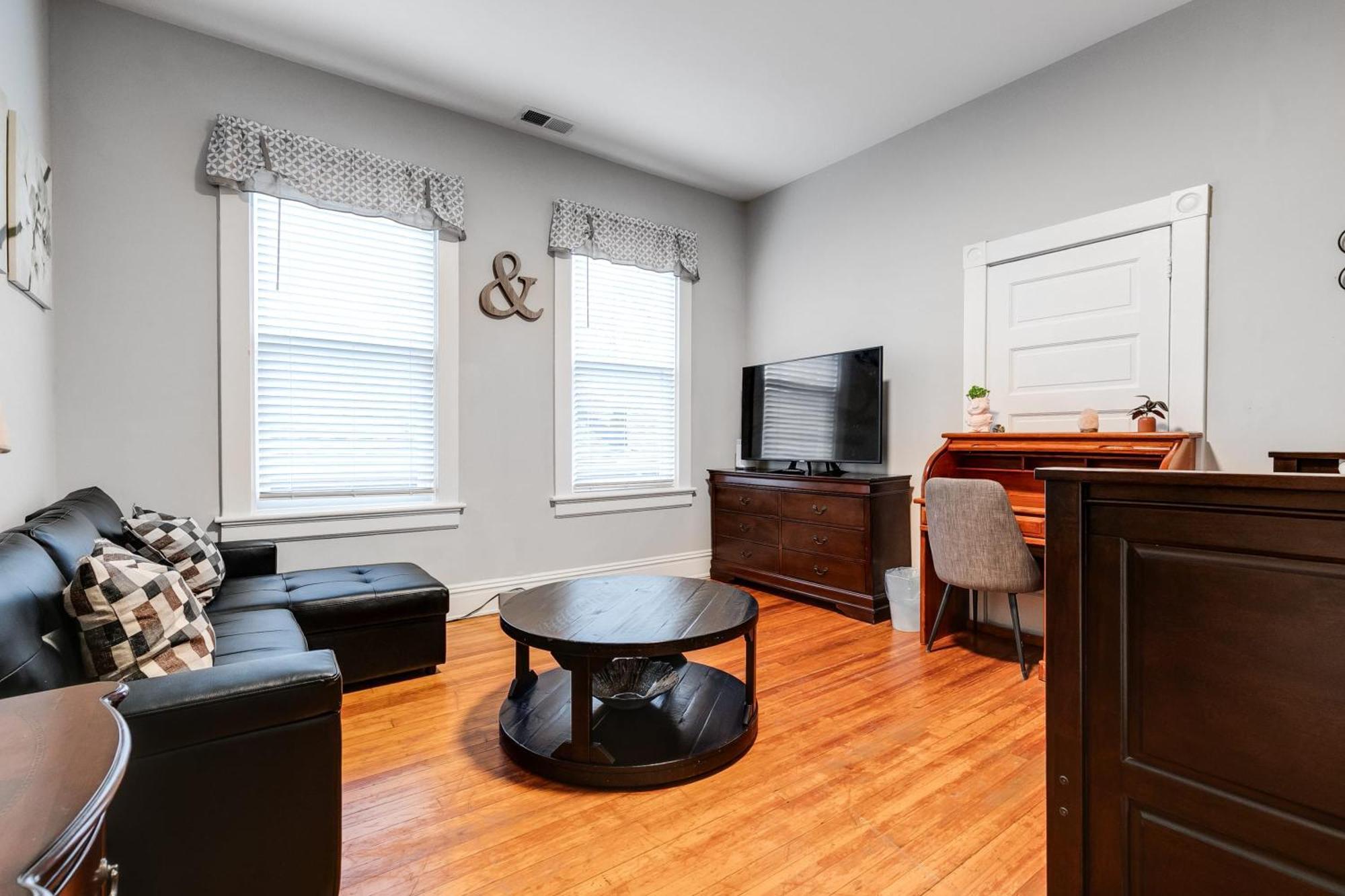 E2 Centrally Located In Carytown Fully Fenced Richmond Ngoại thất bức ảnh