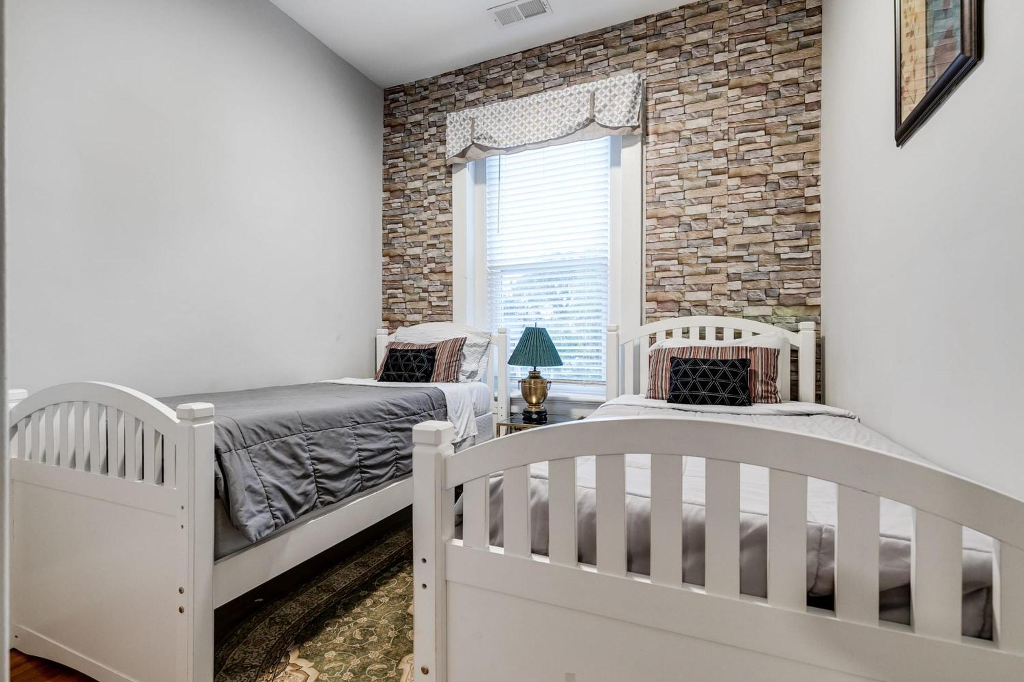 E2 Centrally Located In Carytown Fully Fenced Richmond Ngoại thất bức ảnh